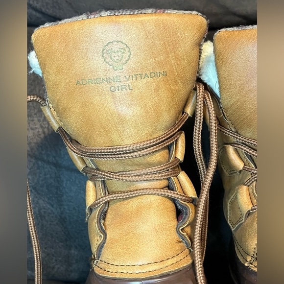 Adrienne‎ Vittadini Girls Flannel and Fur Lined Youth Brown Duck Boots Size 1 - Picture 2 of 8
